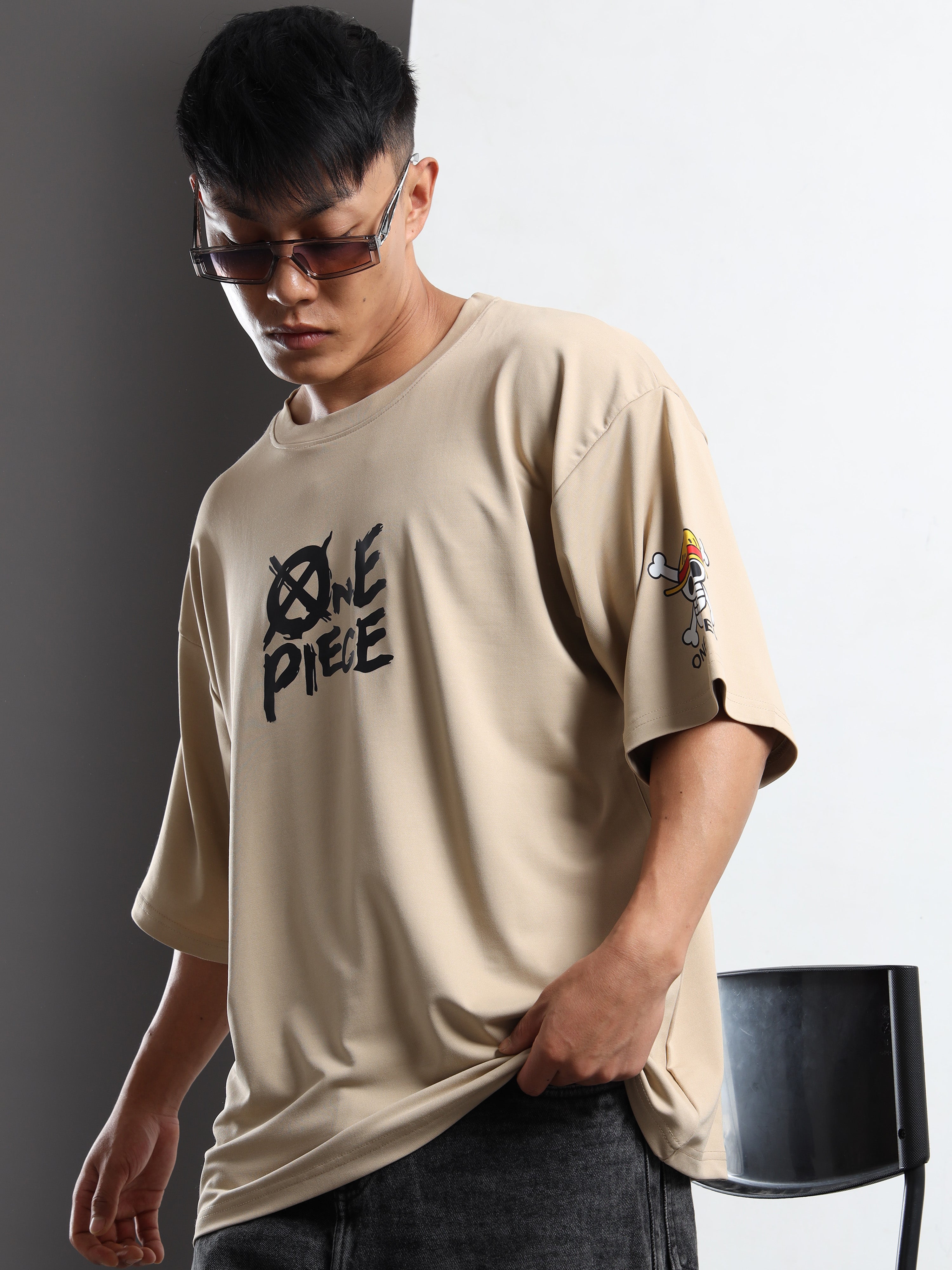 Men's Beige One Piece Straw Hat Arm Oversized T-Shirt