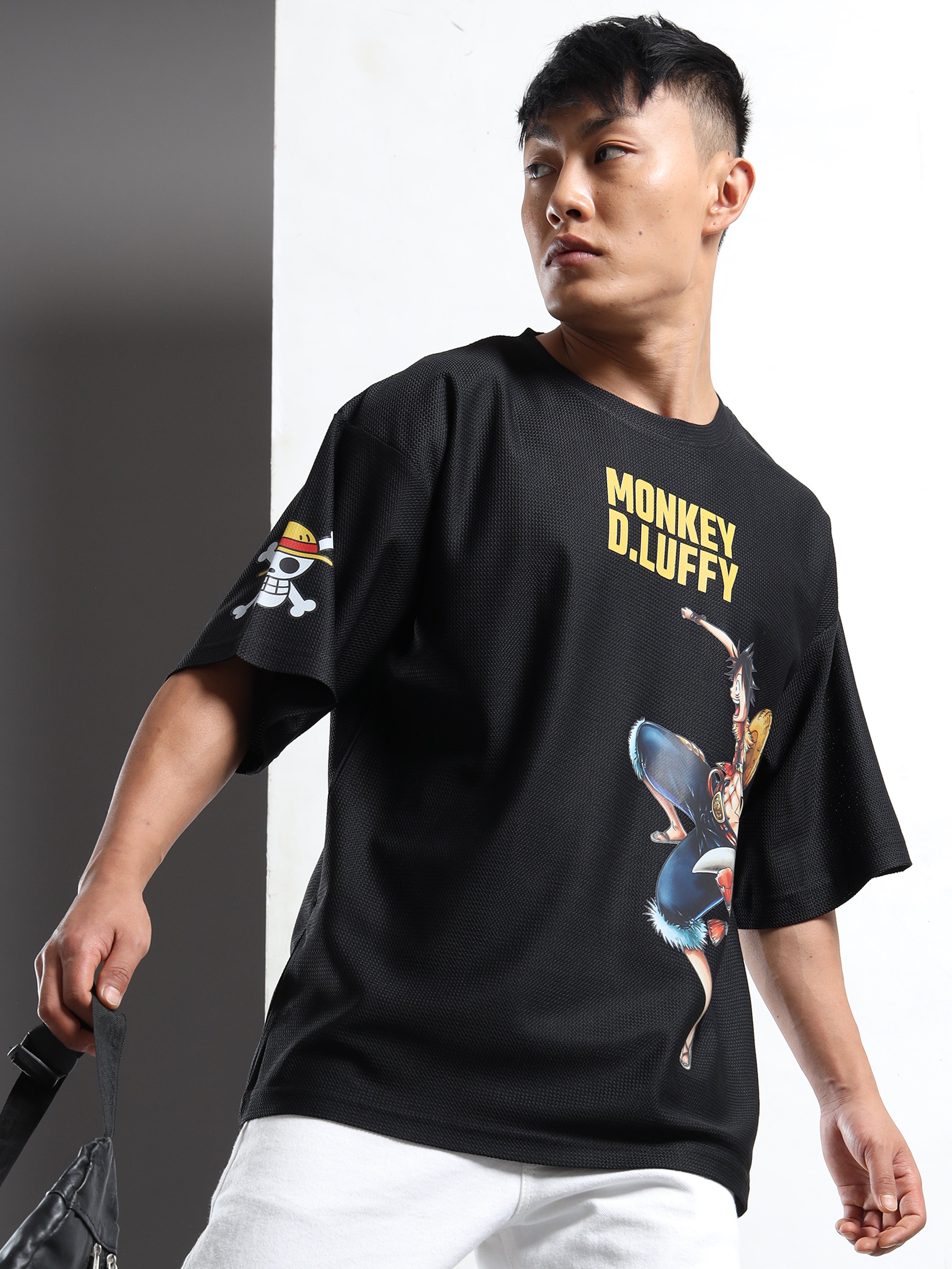 Men Printed Drop-Shoulder Sleeves Applique Oversized T-shirt