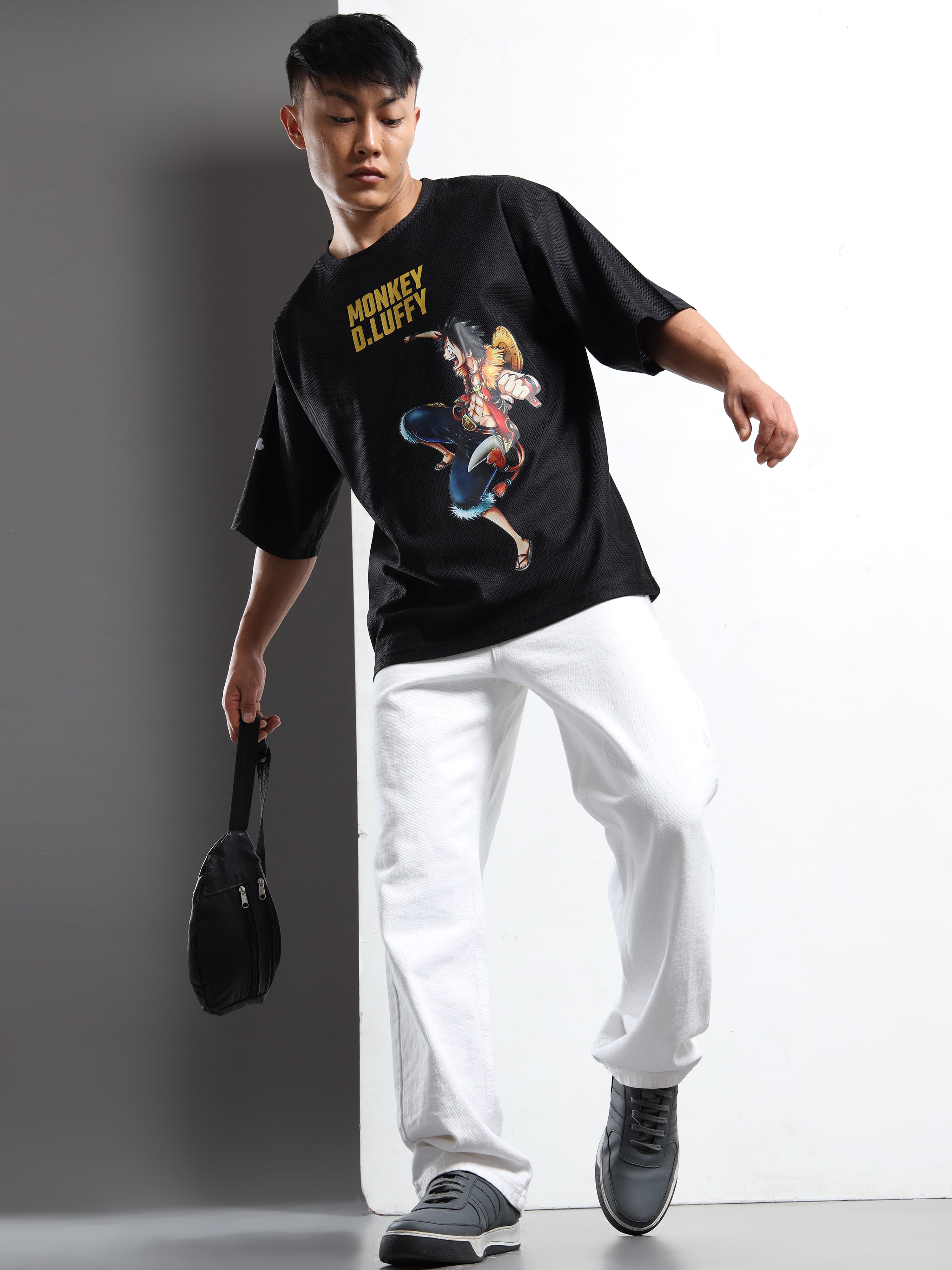 Men Printed Drop-Shoulder Sleeves Applique Oversized T-shirt