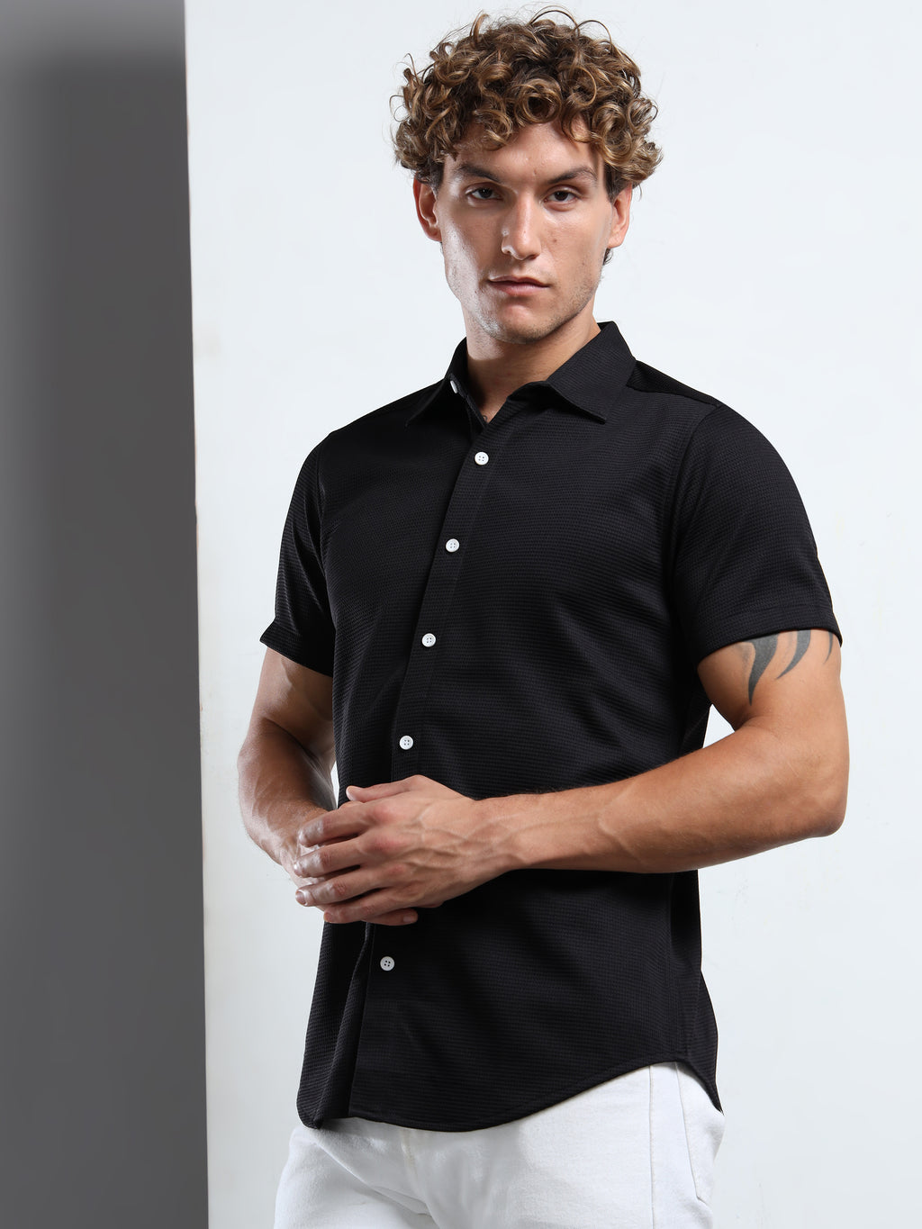 Men's Black Textured Short Sleeve Casual Shirt
