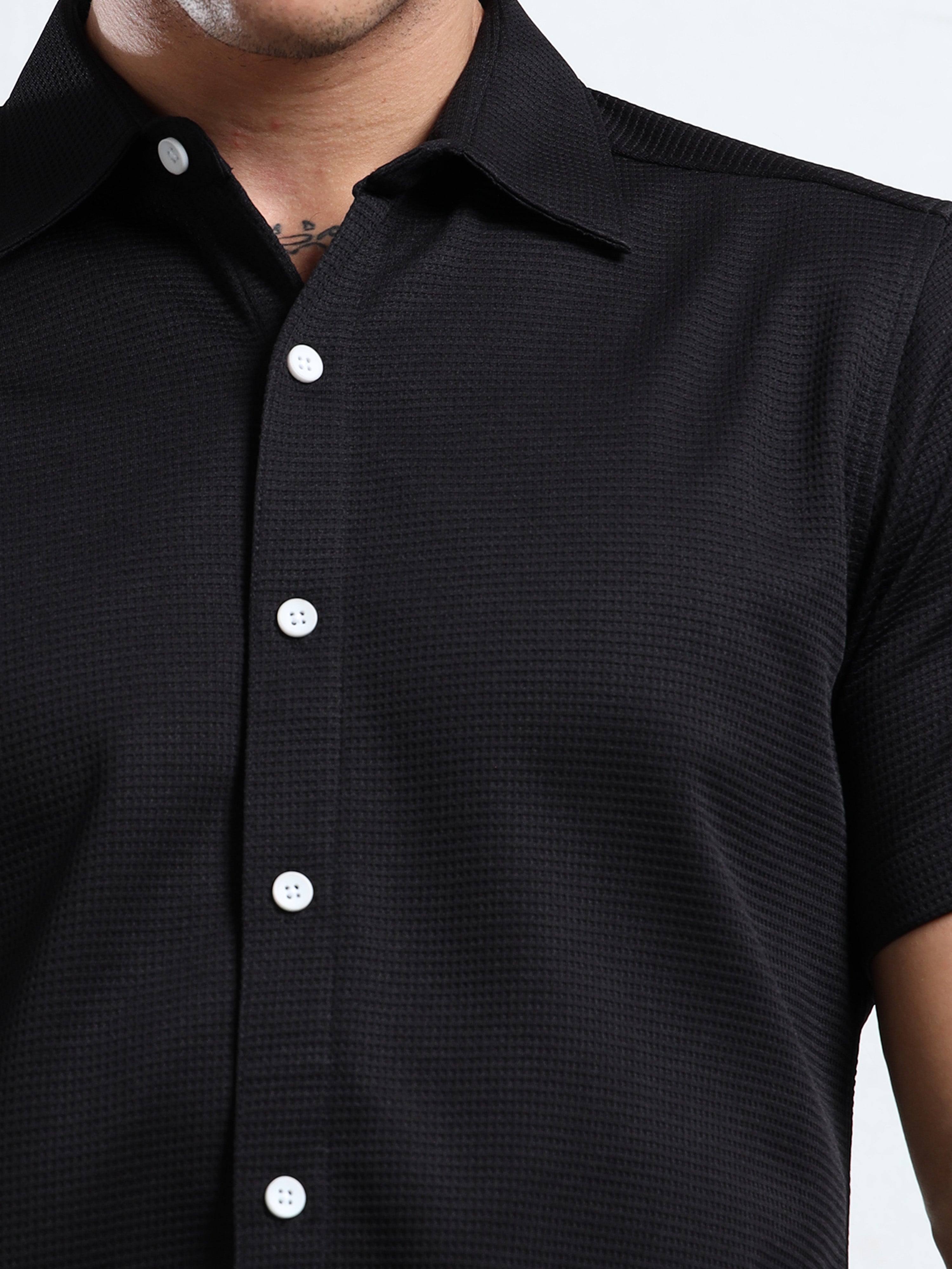 Men's Black Textured Short Sleeve Casual Shirt