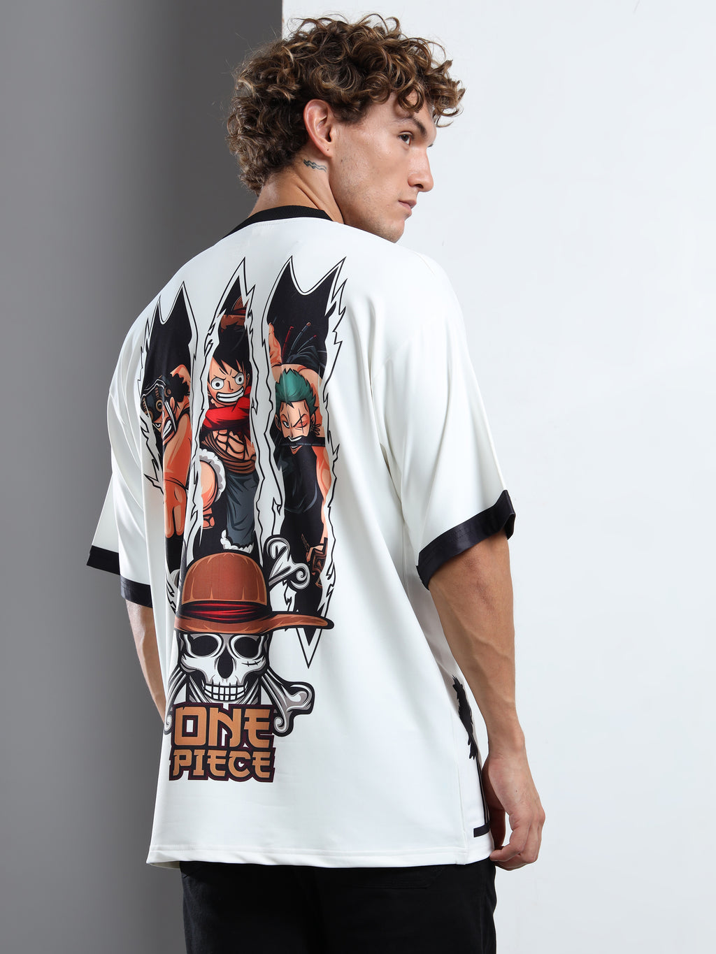 Men's White One Piece Straw Hat Pirates Oversized T-Shirt