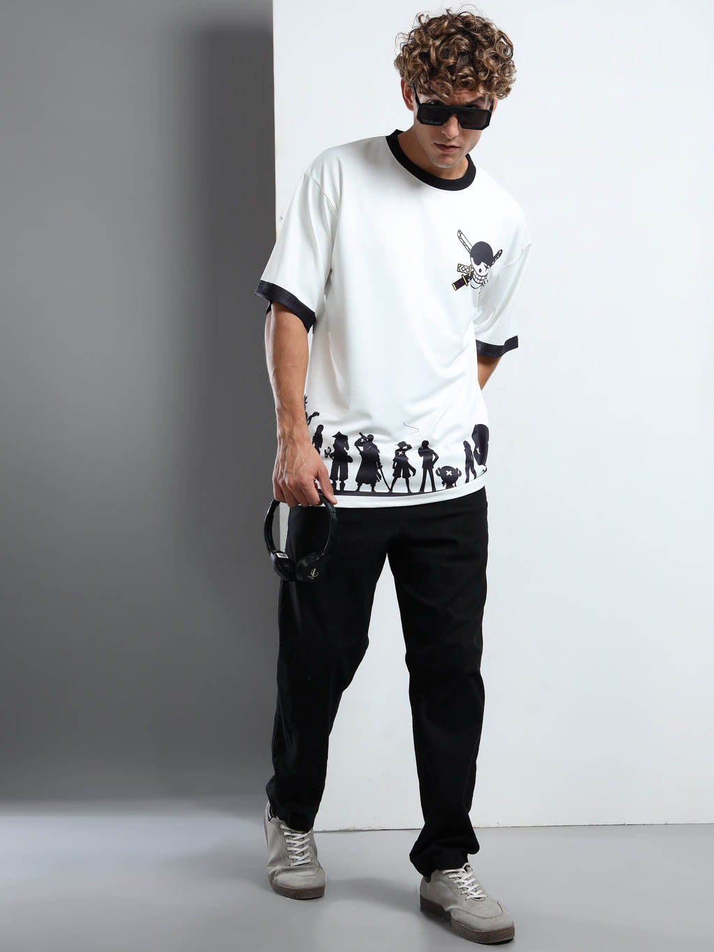 Men's White One Piece Straw Hat Pirates Oversized T-Shirt