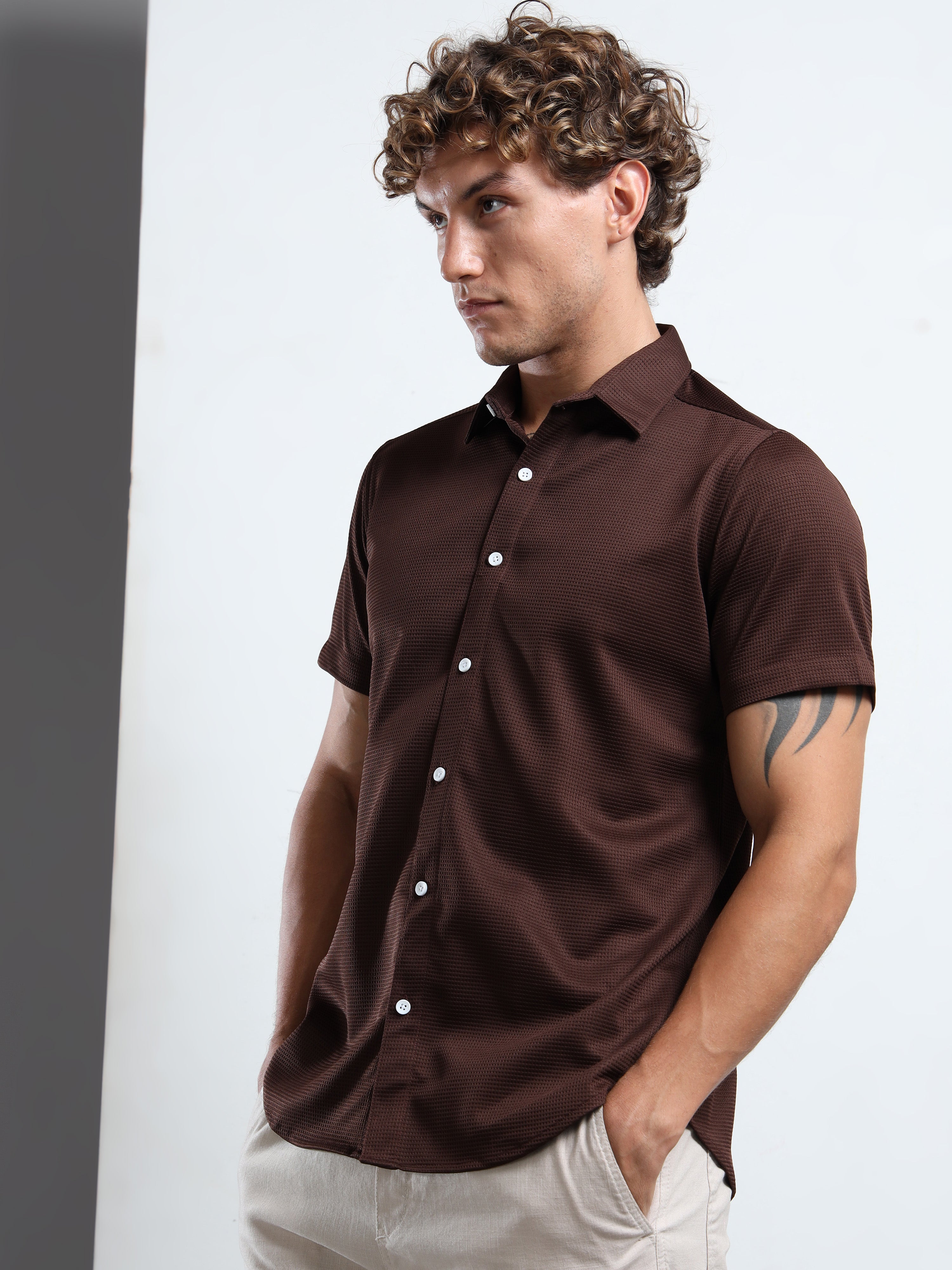 Men's Coffee Textured Short Sleeve Casual Shirt