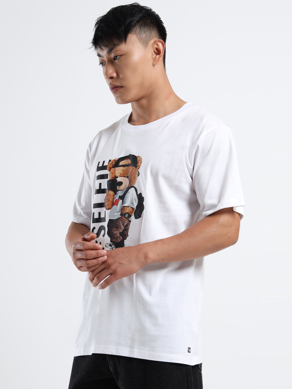 Men's White Street Style Bear Selfie Graphic T-Shirt