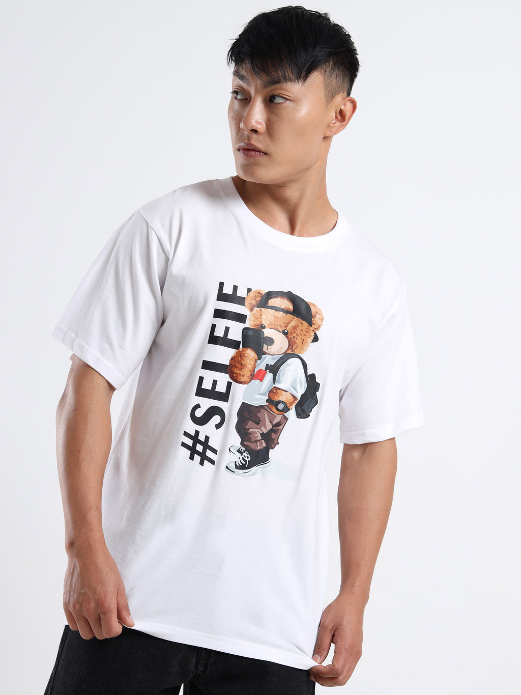 Men's White Street Style Bear Selfie Graphic T-Shirt