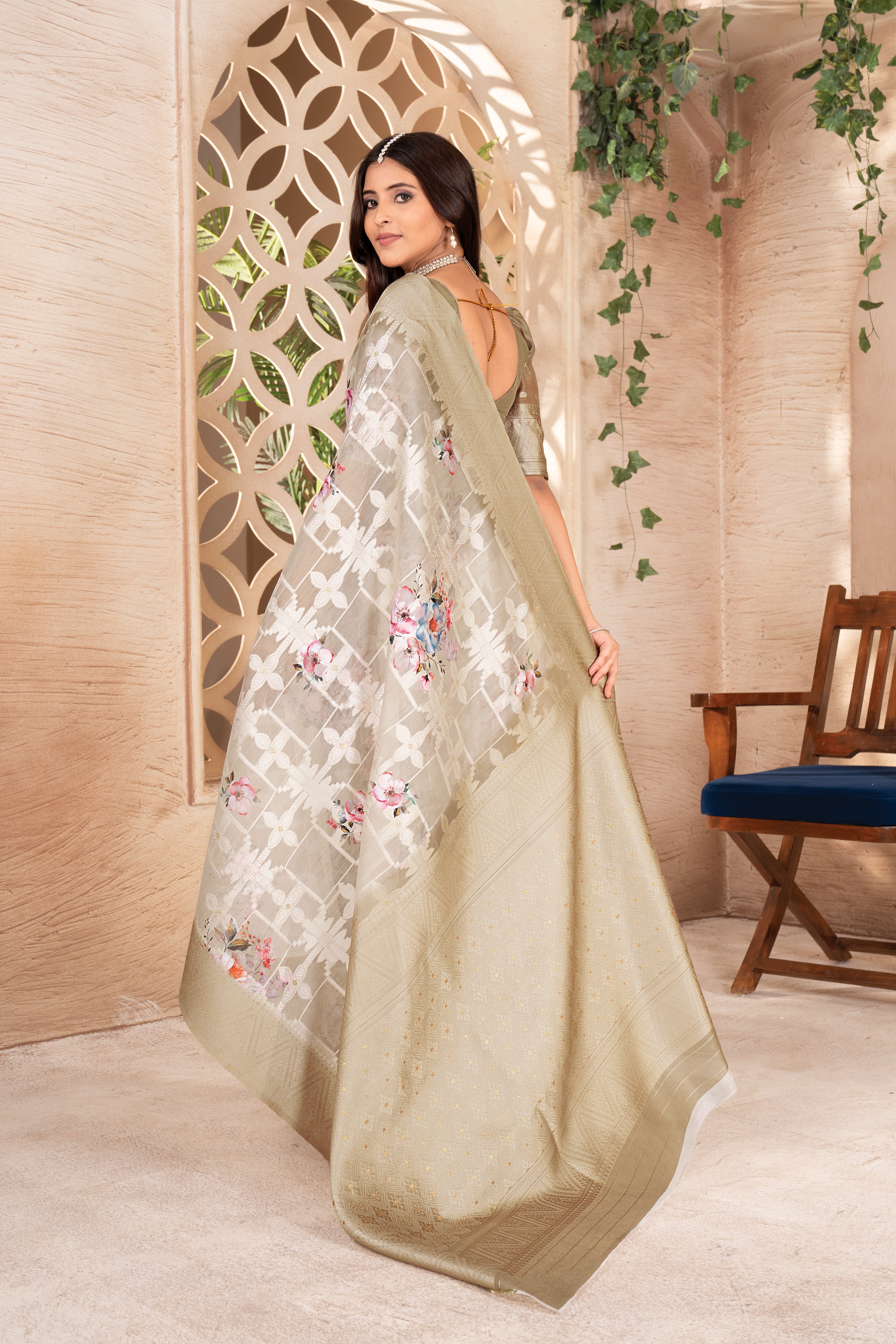 Lakhnavi Cream Cotton Digital Floral Printed Saree