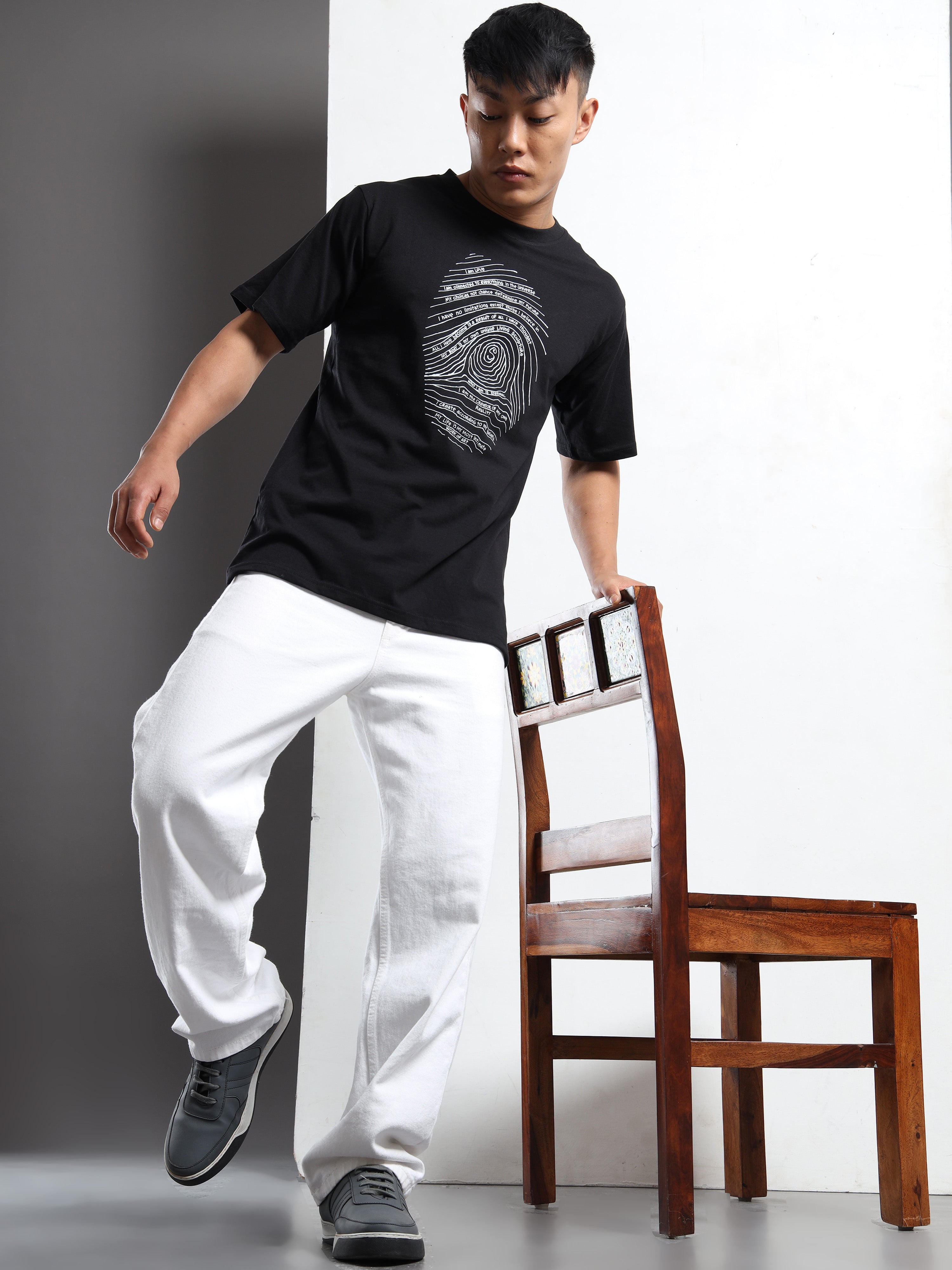 Men's Black and White Fingerprint Graphic T-Shirt