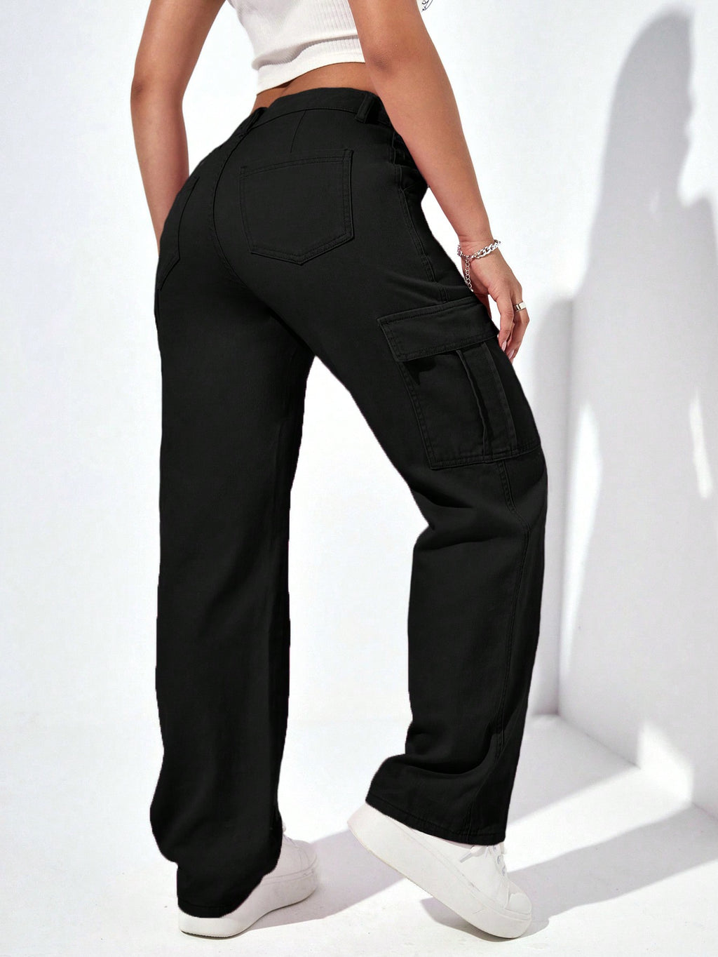 Women Denim Black 6 Pocket Cargo Mid-Rise Jeans