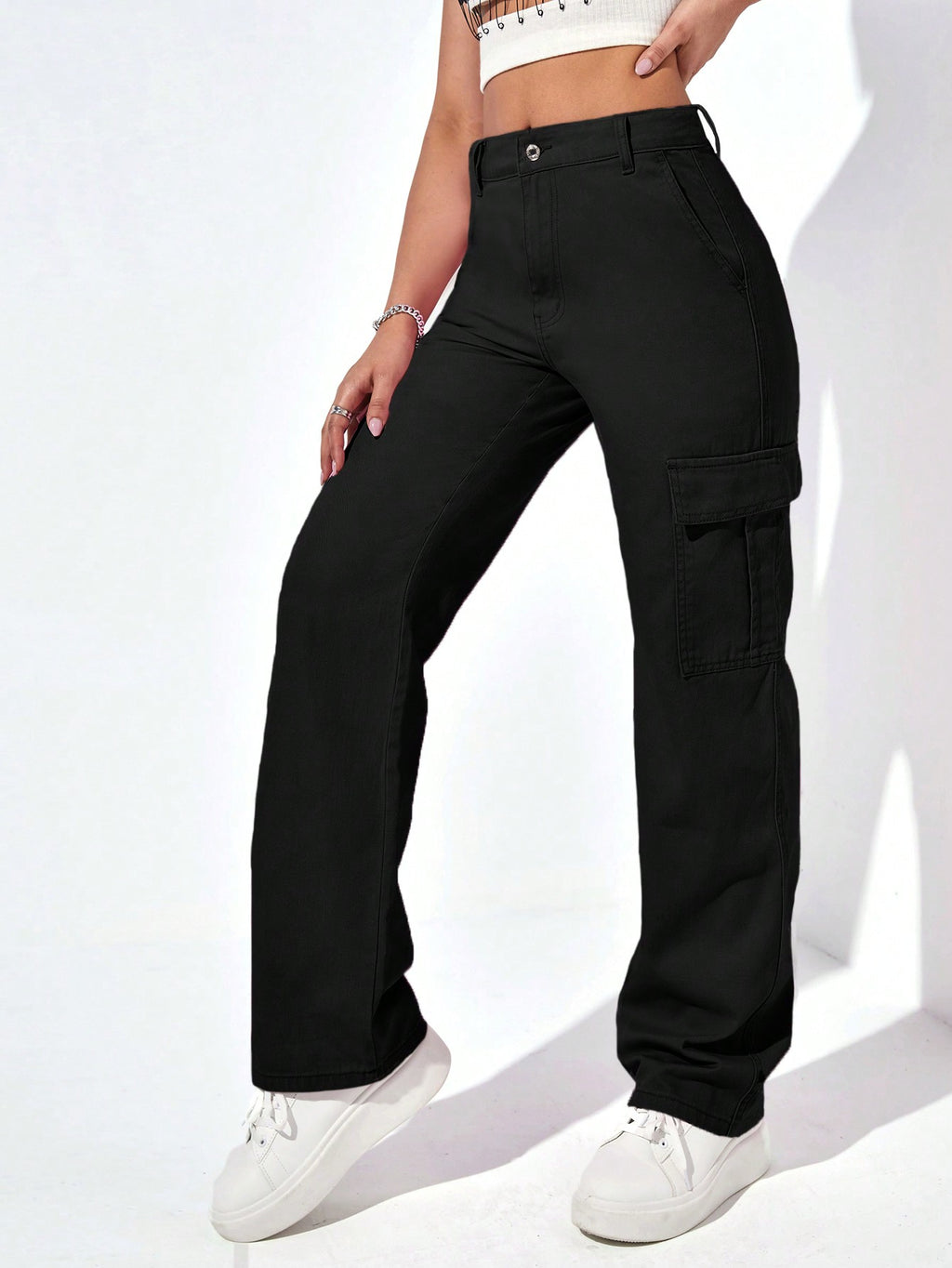 Women Denim Black 6 Pocket Cargo Mid-Rise Jeans
