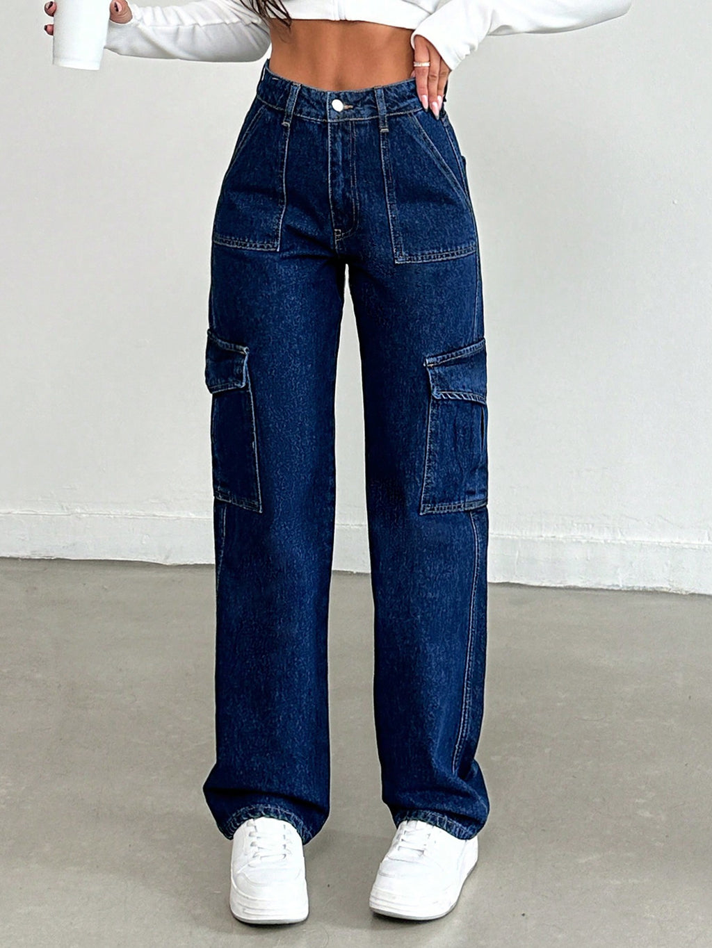 Women Lightly Washed Dark Blue Cargo Mid-Rise Jeans