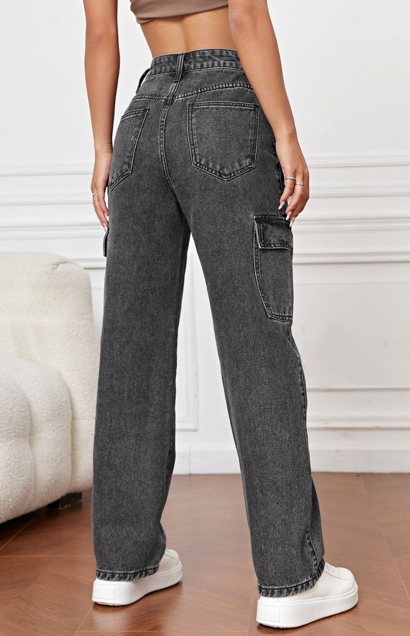 Women Straight Fit Mid-Rise Cargo Black Jeans