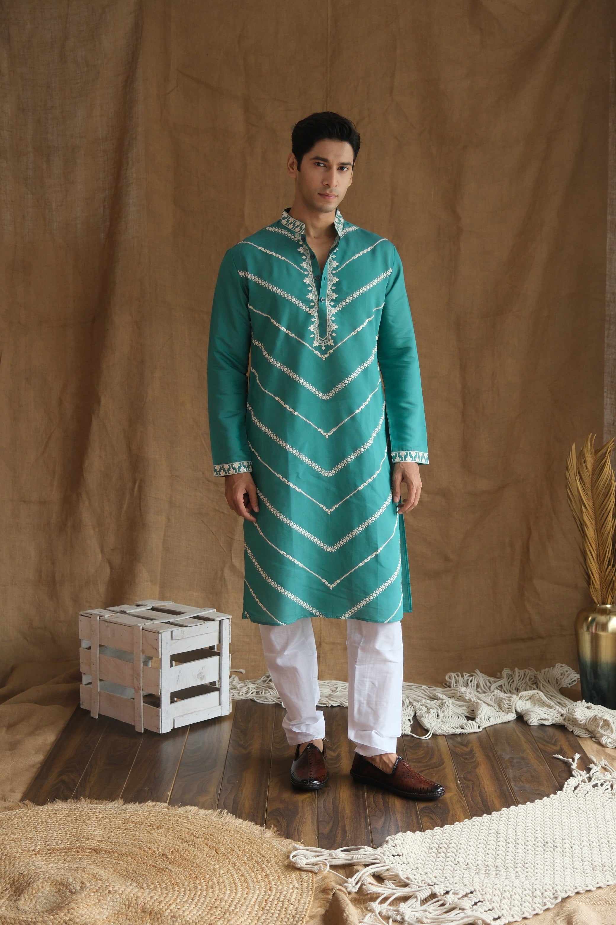 Men's Rama Leheriya Embroidered Sequined Cotton Silk Kurta