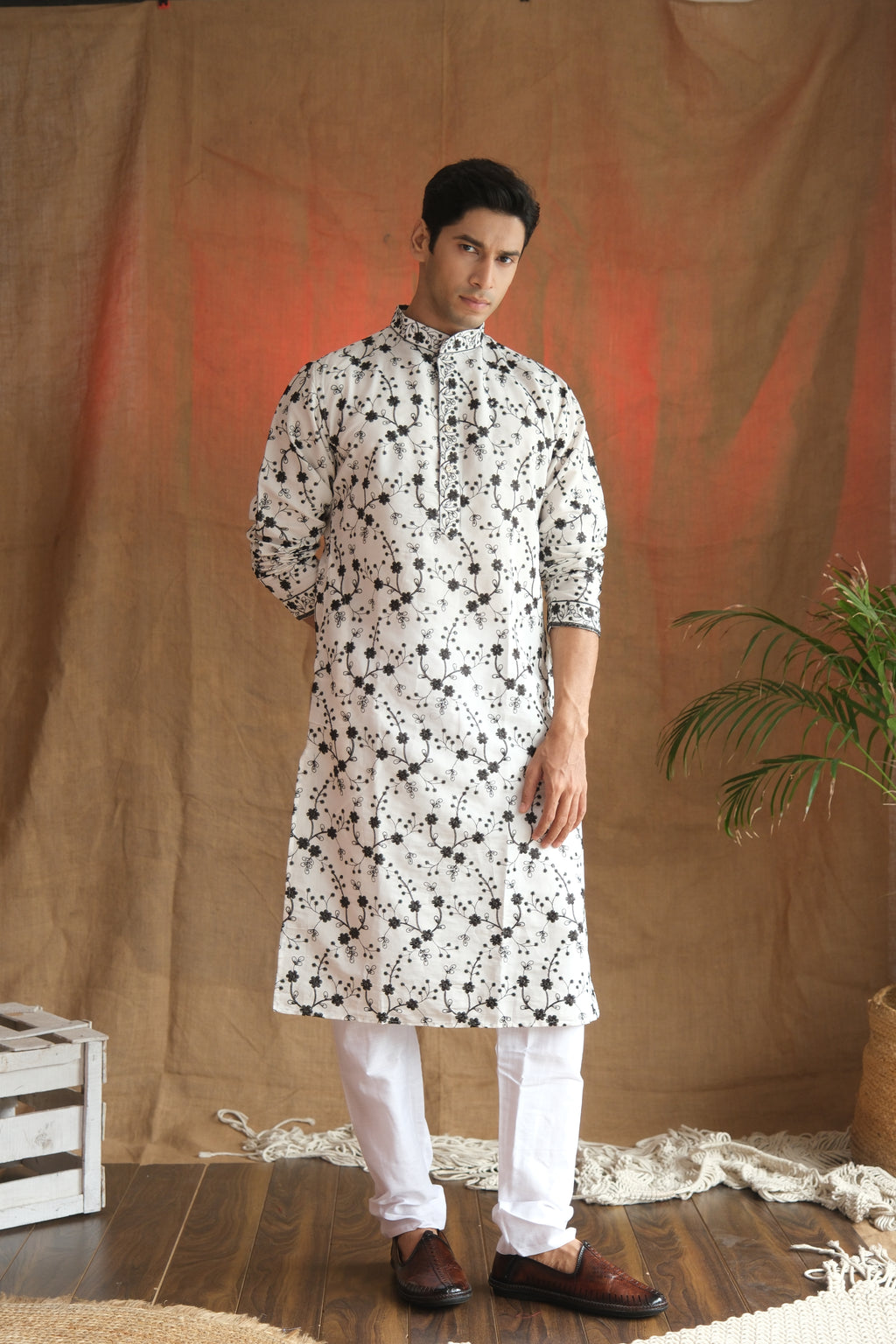 Men's Off White All-Over Threadwork Embroidered Kurta