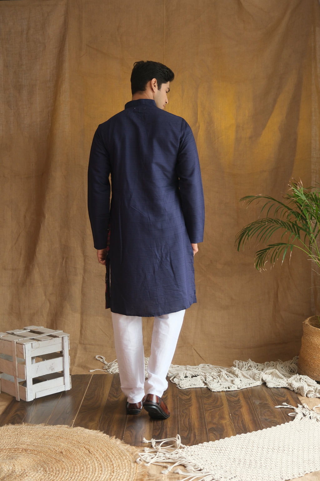 Men's Navy Blue Geometric Printed Sequinned Cotton Kurta