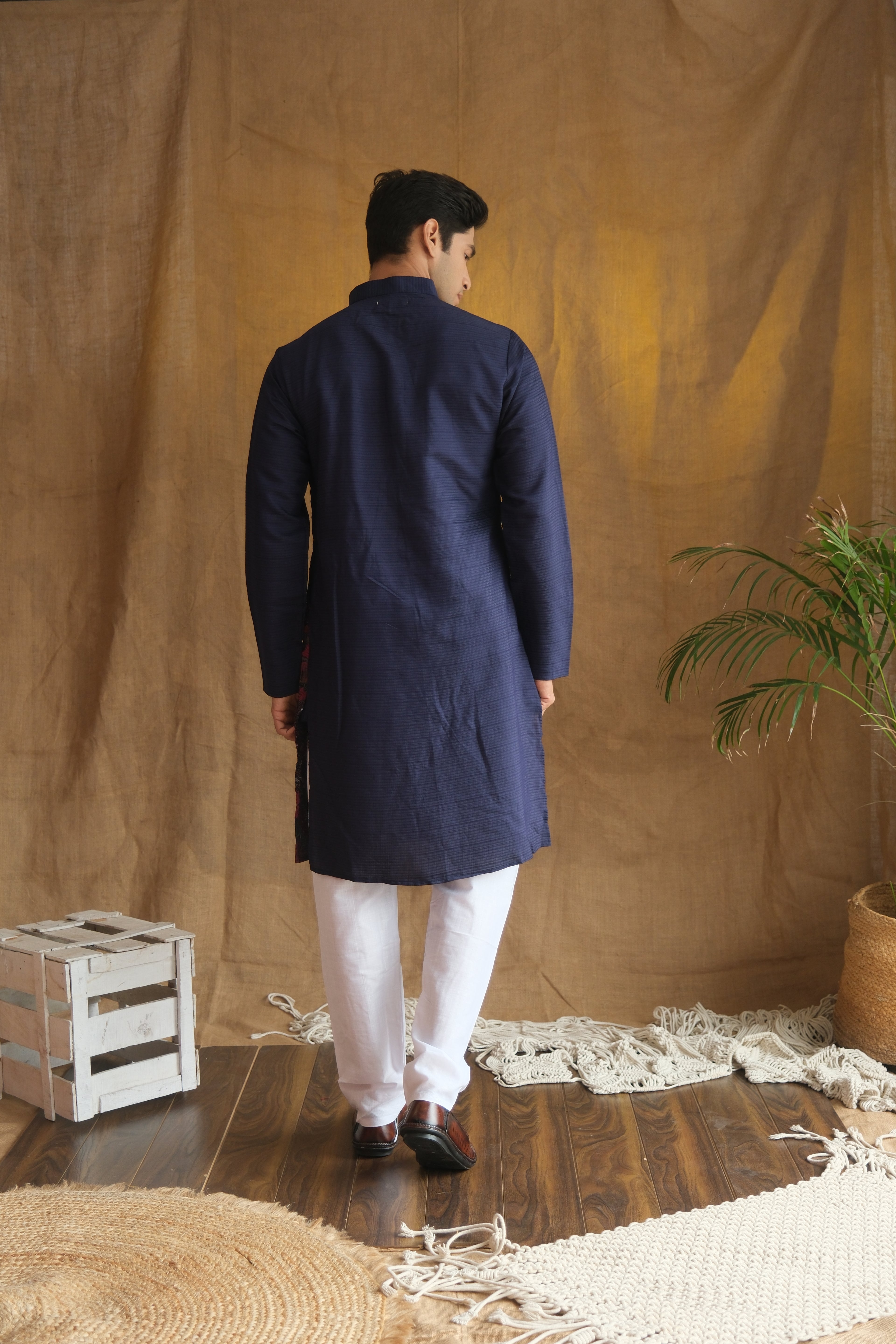 Men's Navy Blue Geometric Printed Sequinned Cotton Kurta