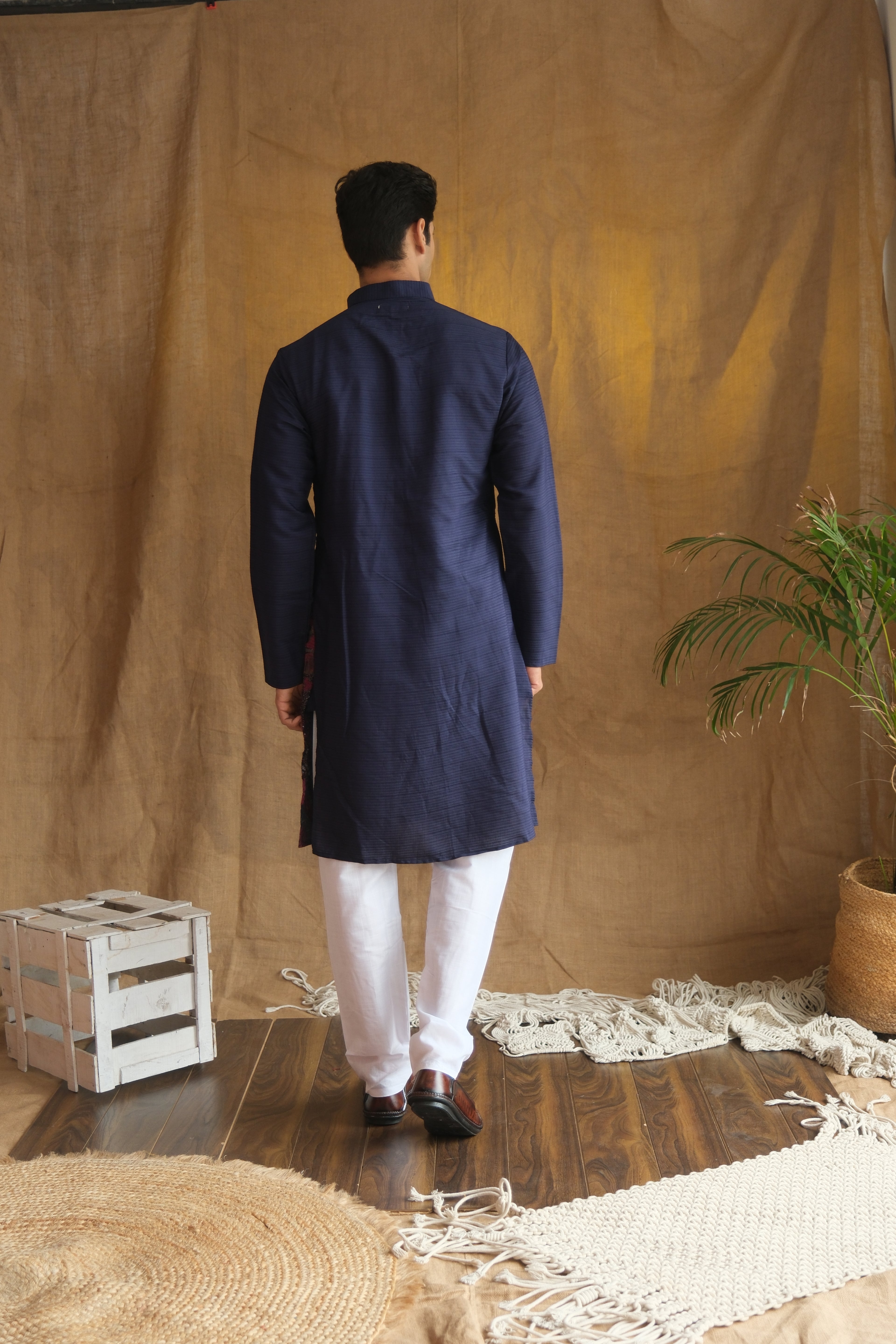 Men's Navy Blue Geometric Printed Sequinned Cotton Kurta