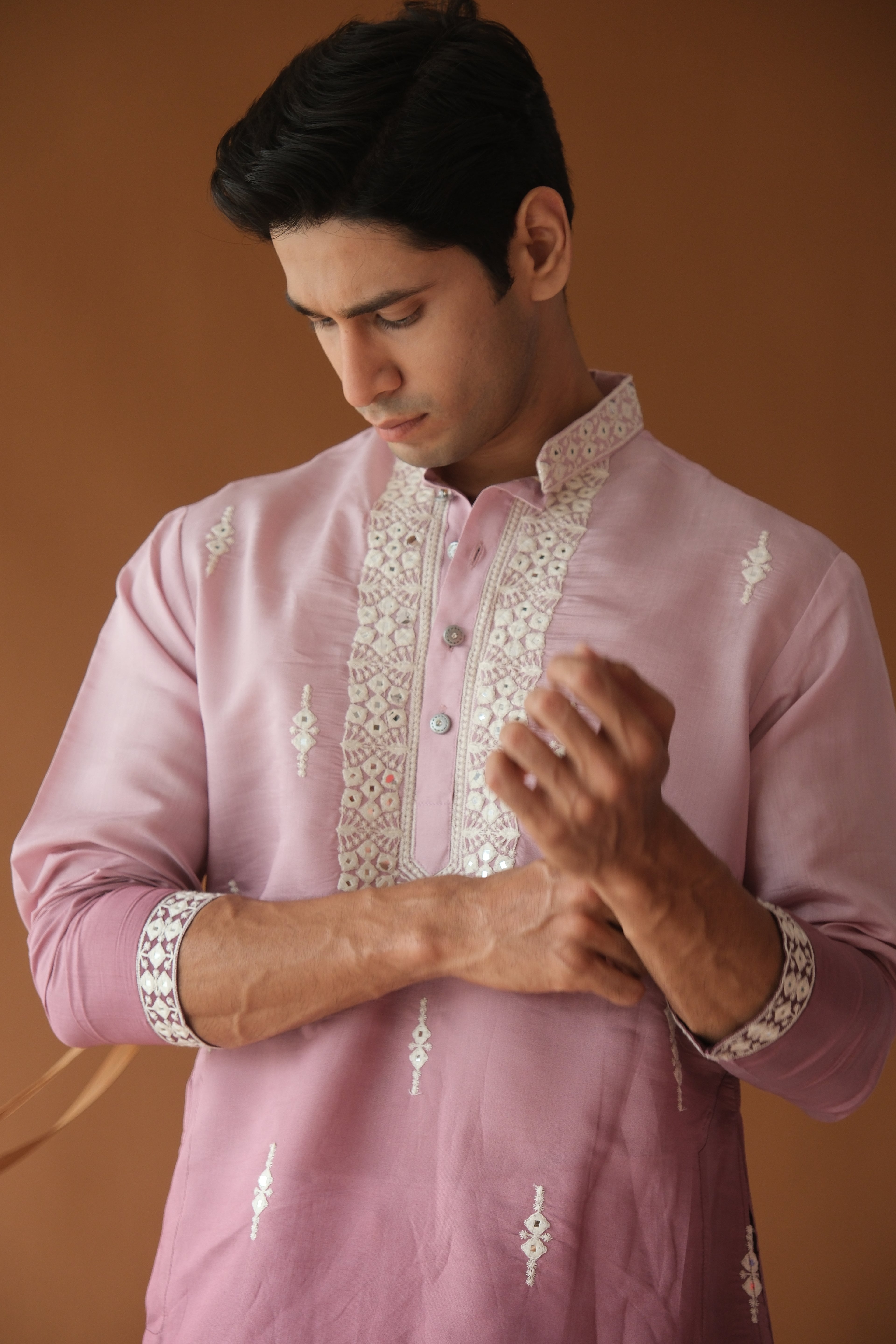 Men's Lavender Sequence Embroidered Round Neck Kurta