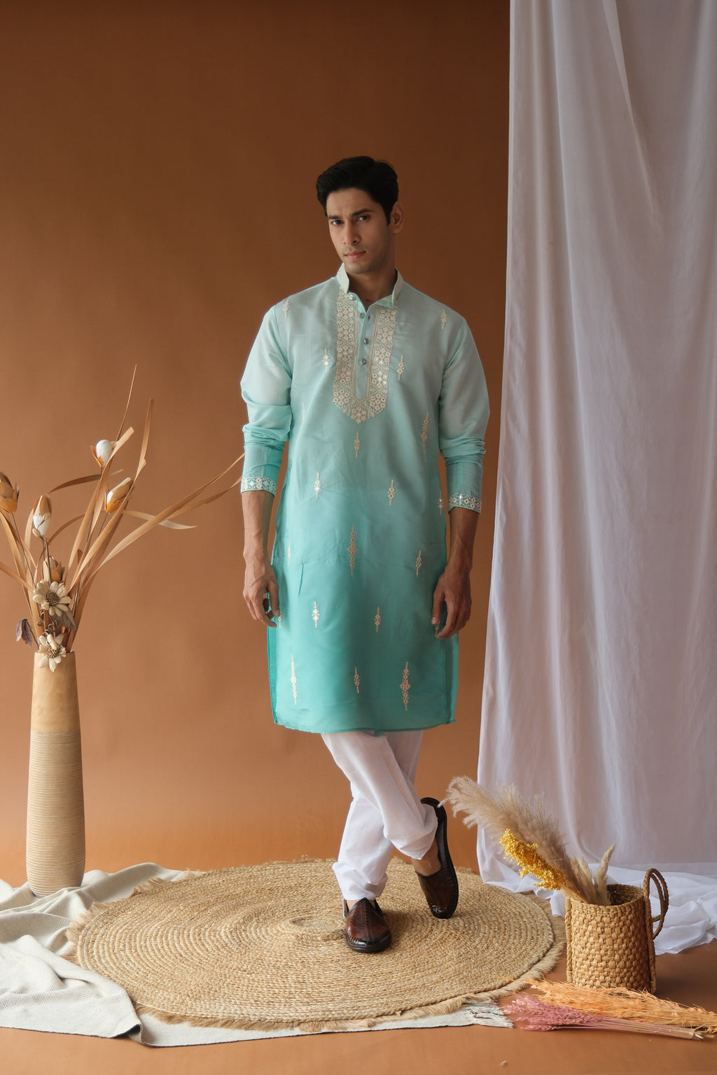 Men's Sea Green Sequence Embroidered Round Neck Kurta