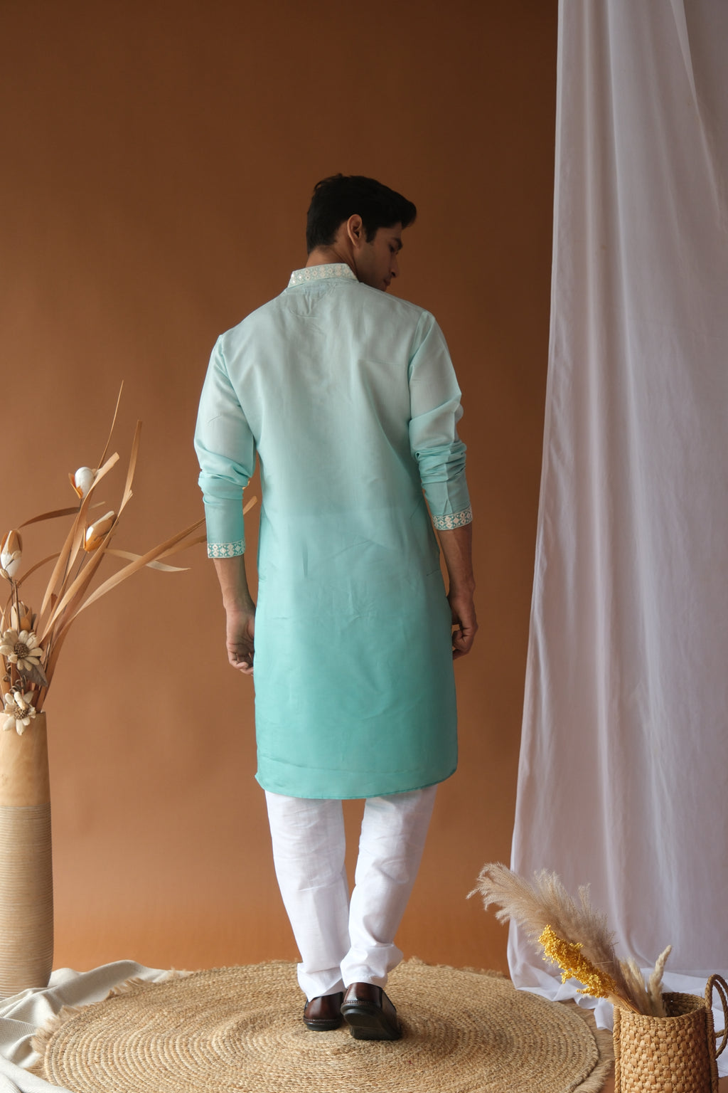 Men's Sea Green Sequence Embroidered Round Neck Kurta