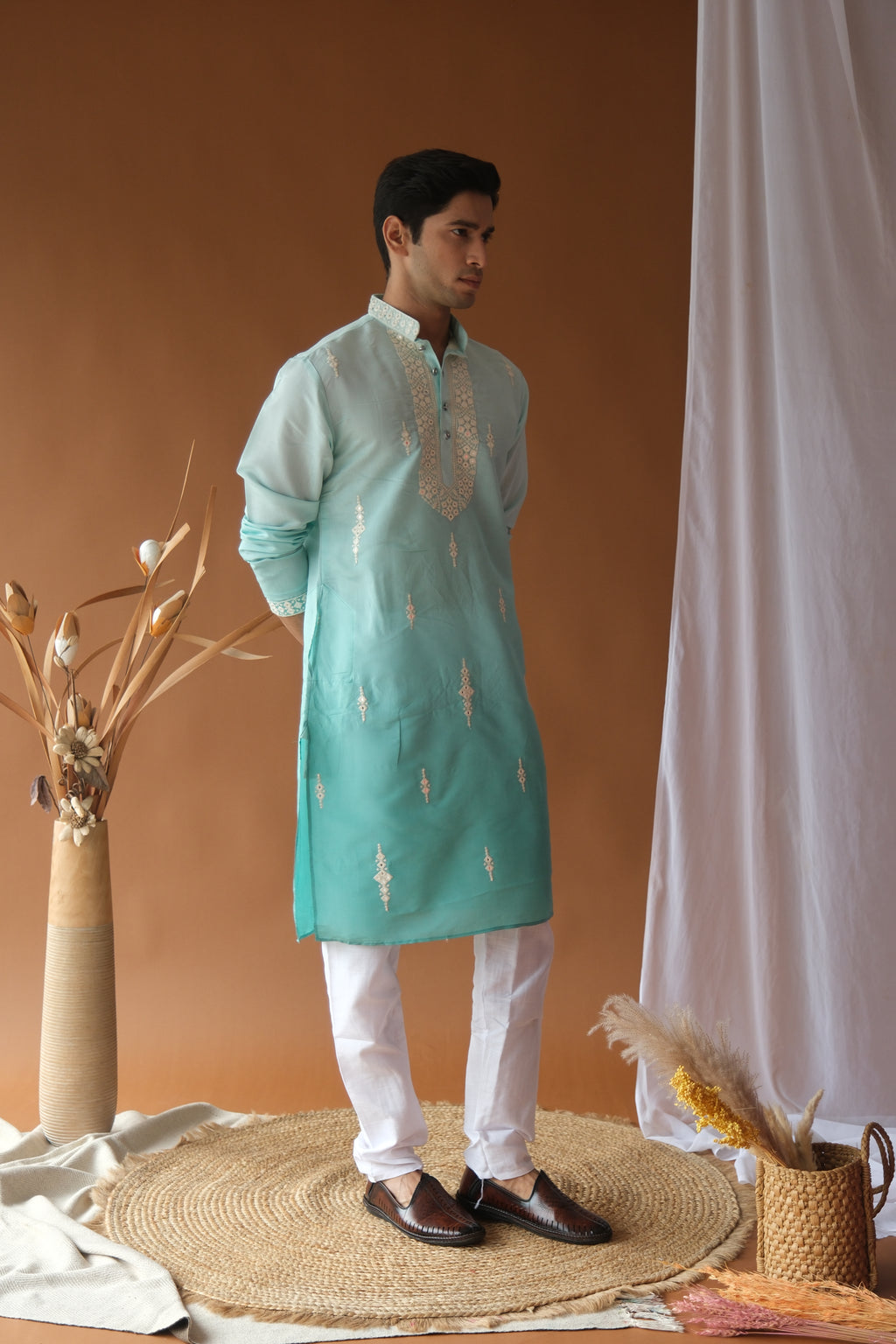 Men's Sea Green Sequence Embroidered Round Neck Kurta