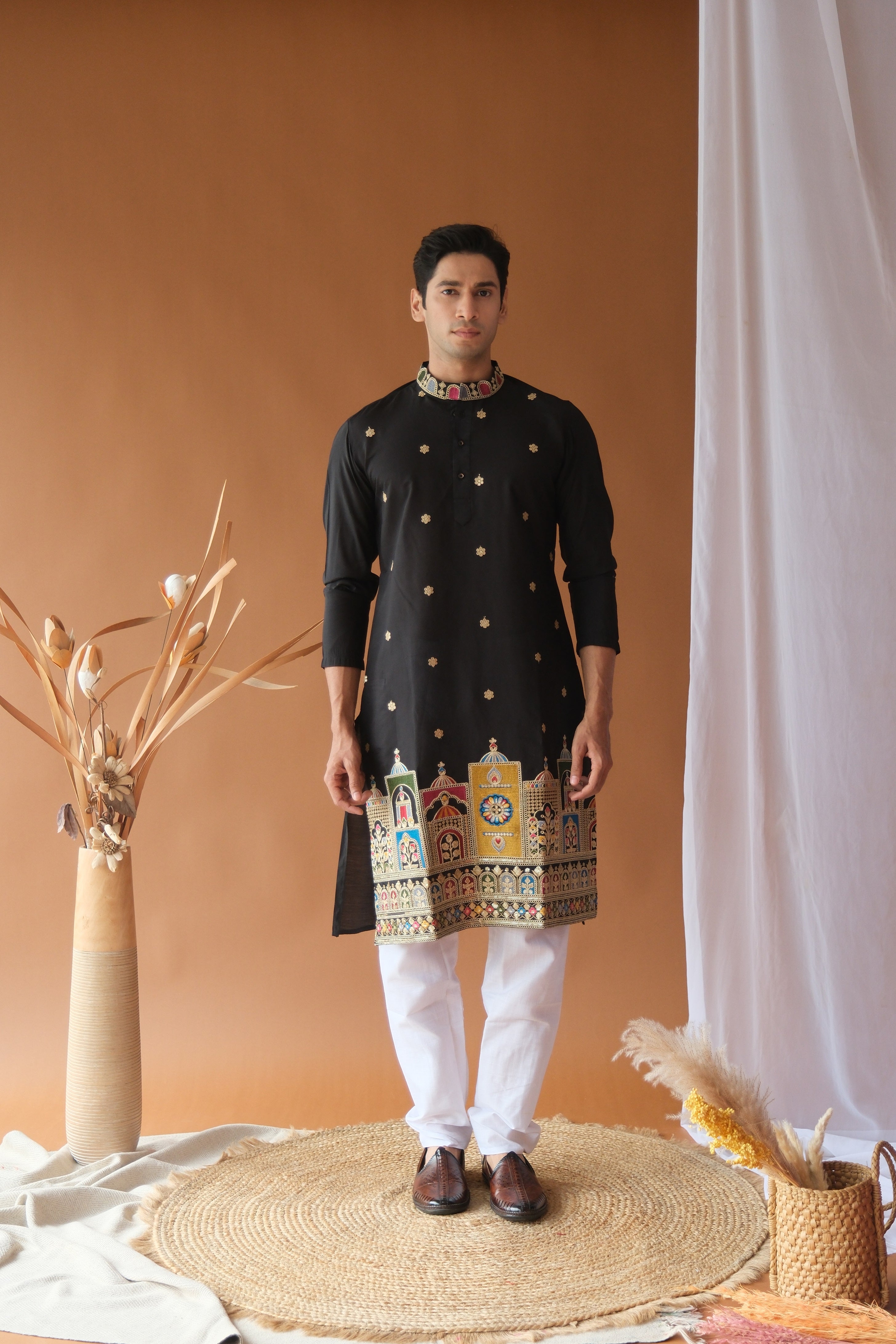 Men's Z Black Dori Daman Embroidered Kurta