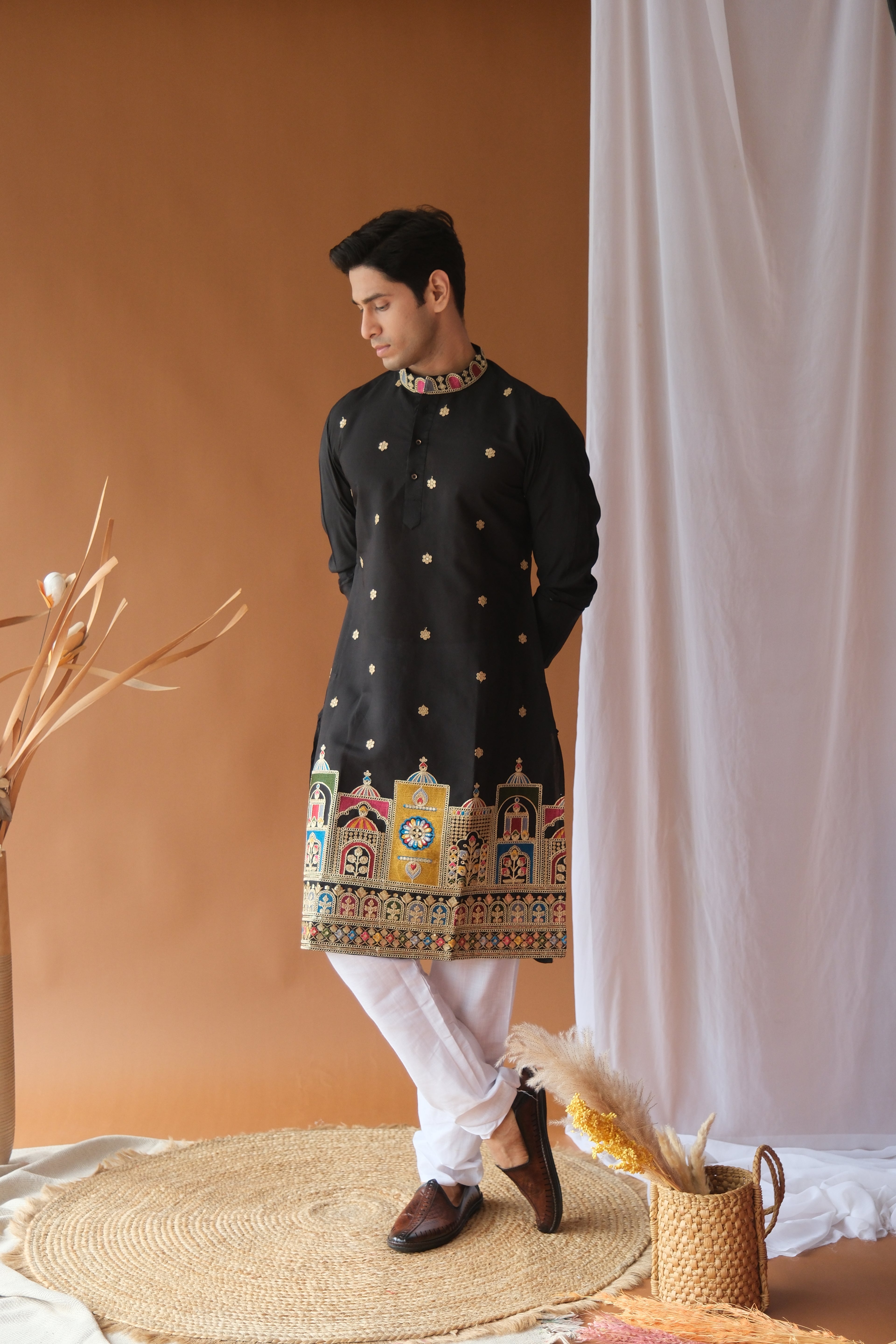 Men's Z Black Dori Daman Embroidered Kurta