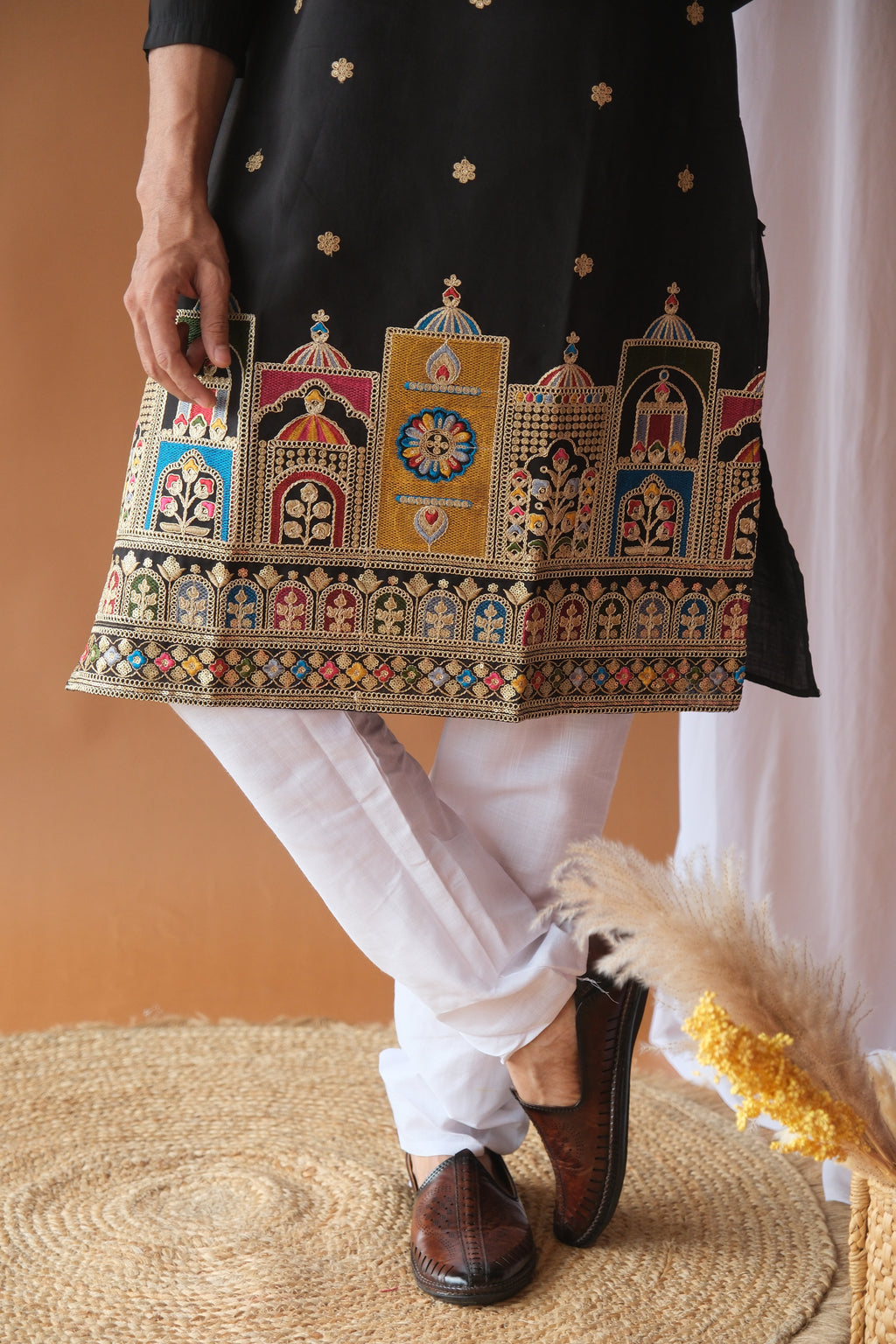 Men's Z Black Dori Daman Embroidered Kurta