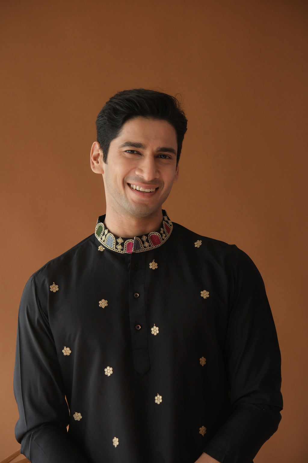 Men's Z Black Dori Daman Embroidered Kurta