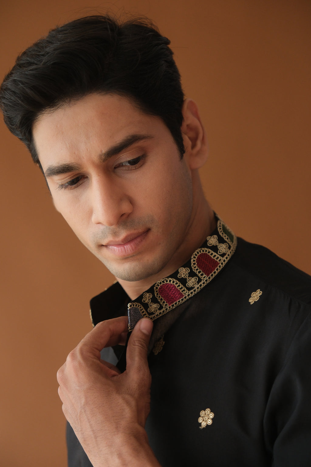 Men's Z Black Dori Daman Embroidered Kurta