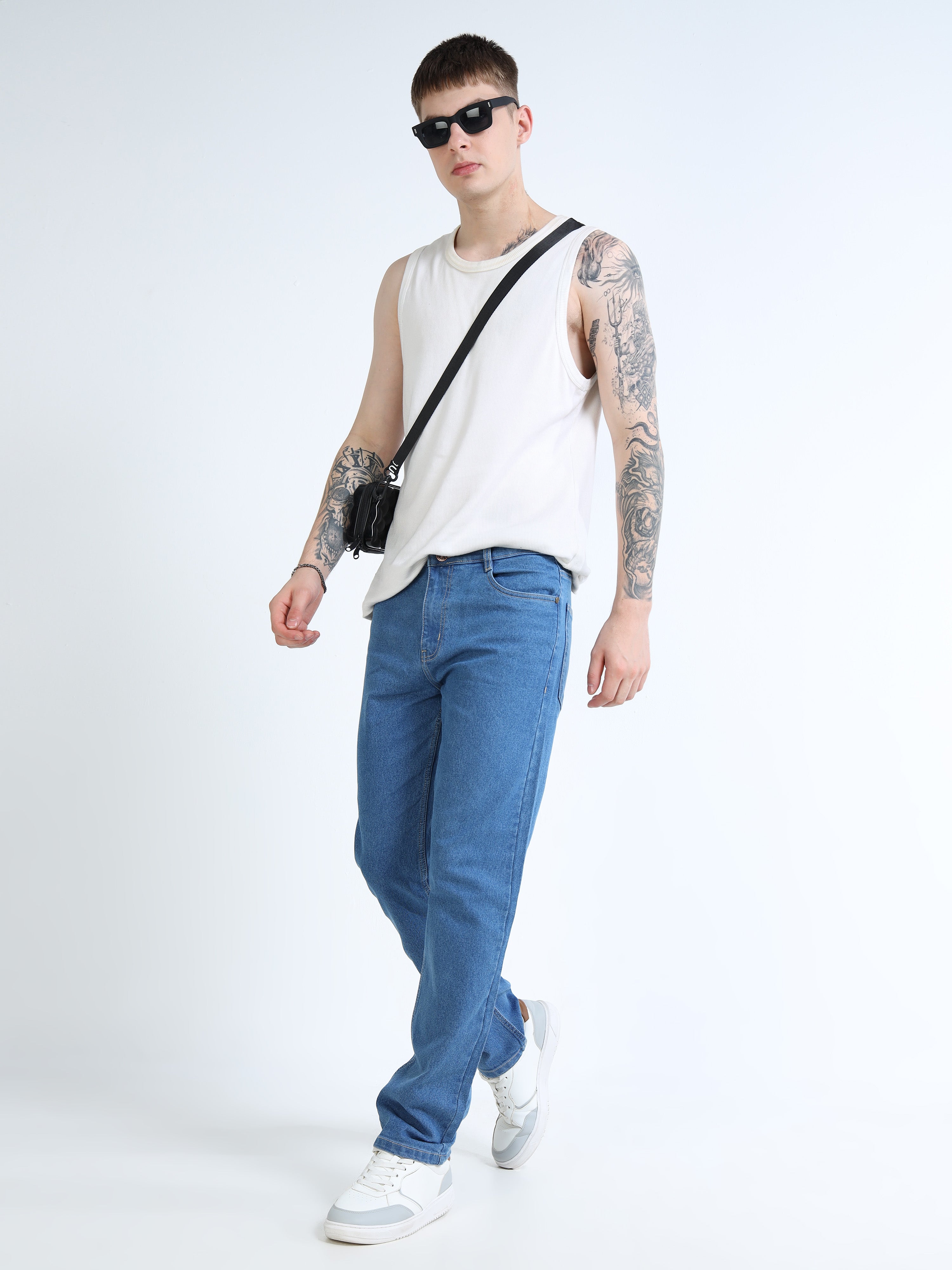 Men Blue Comfort Straight Fit Mid-Rise Stretchable Jeans