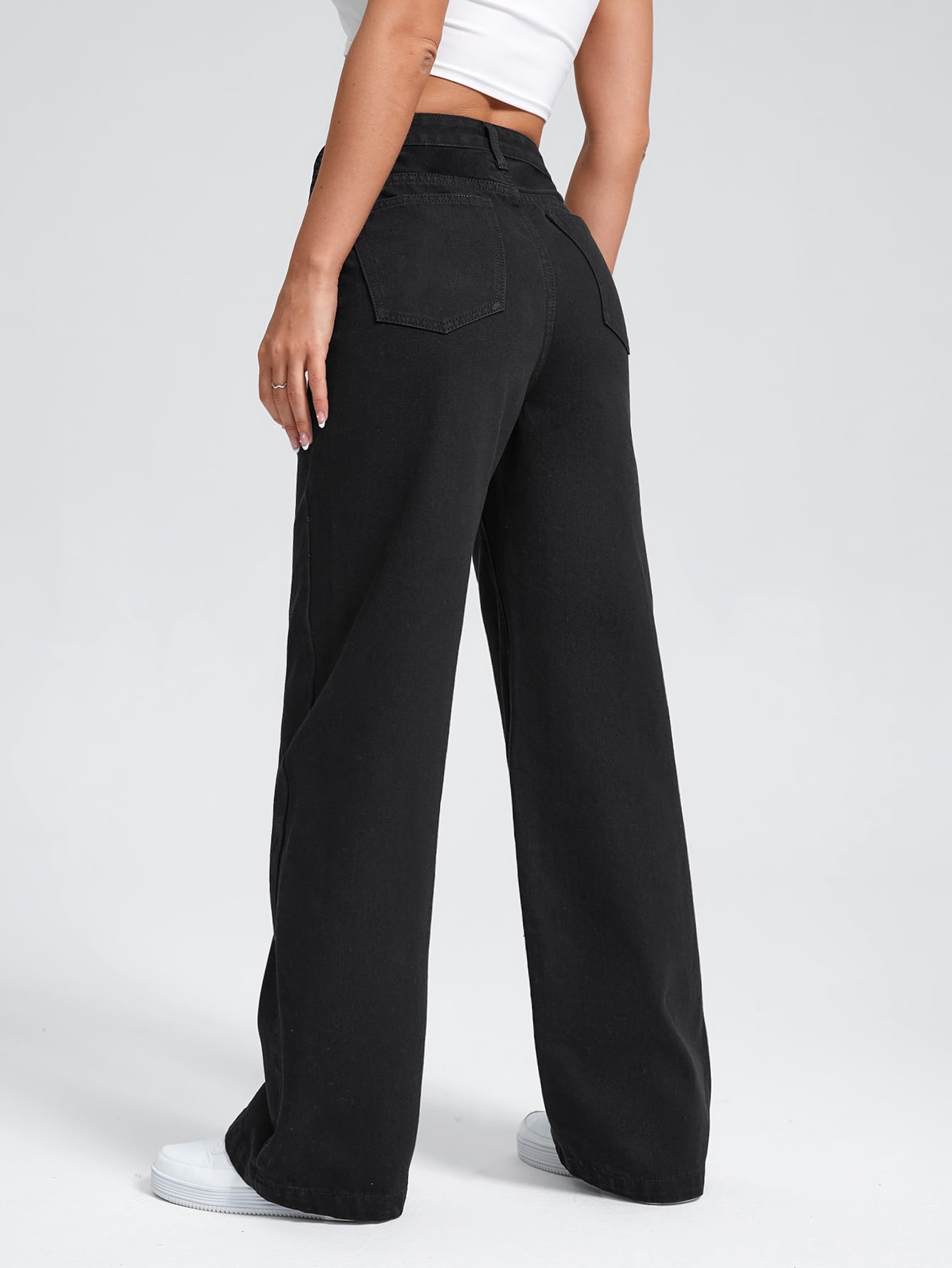 Women Black Wide Leg Stretchable Straight Fit Mid-Rise Jean
