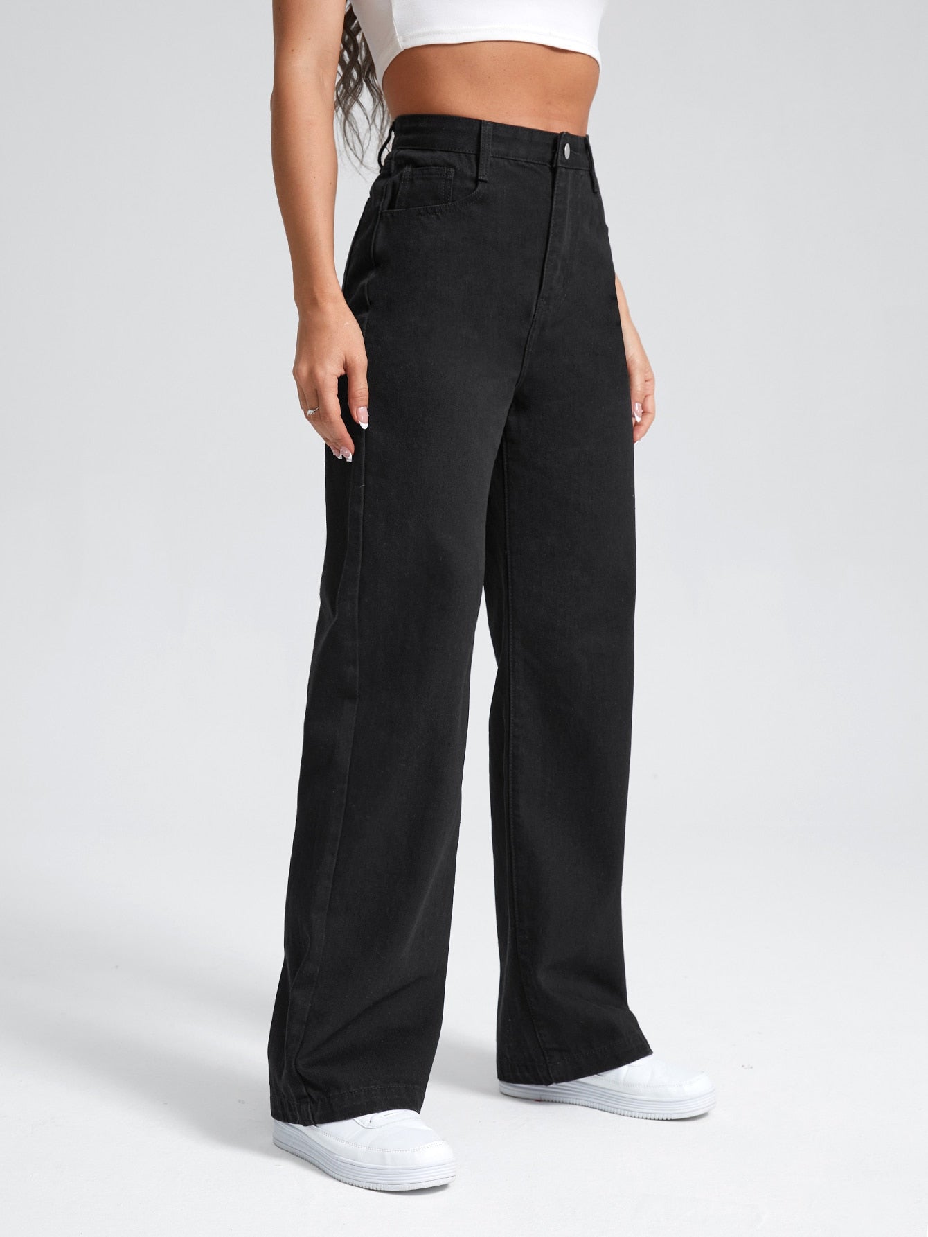 Women Black Wide Leg Stretchable Straight Fit Mid-Rise Jean