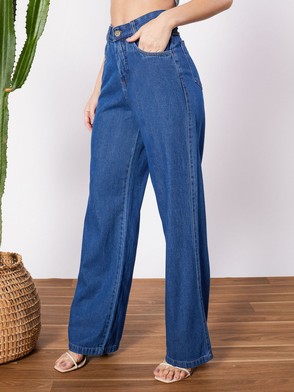 Women Straight Fit Mid-Rise Stretchable Dark Blue Wide Leg Jeans