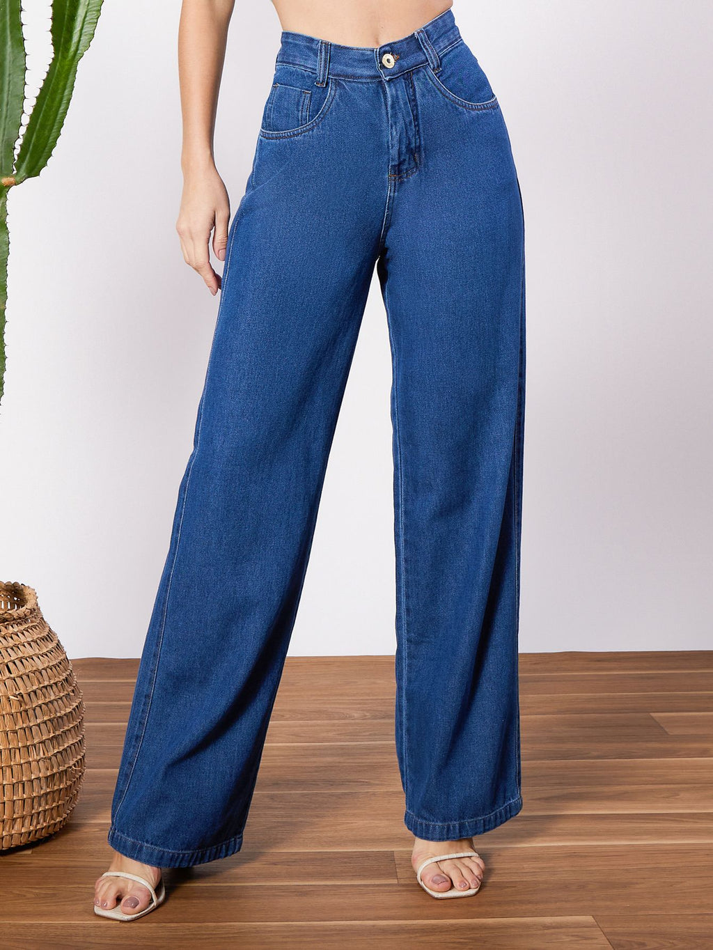 Women Straight Fit Mid-Rise Stretchable Dark Blue Wide Leg Jeans